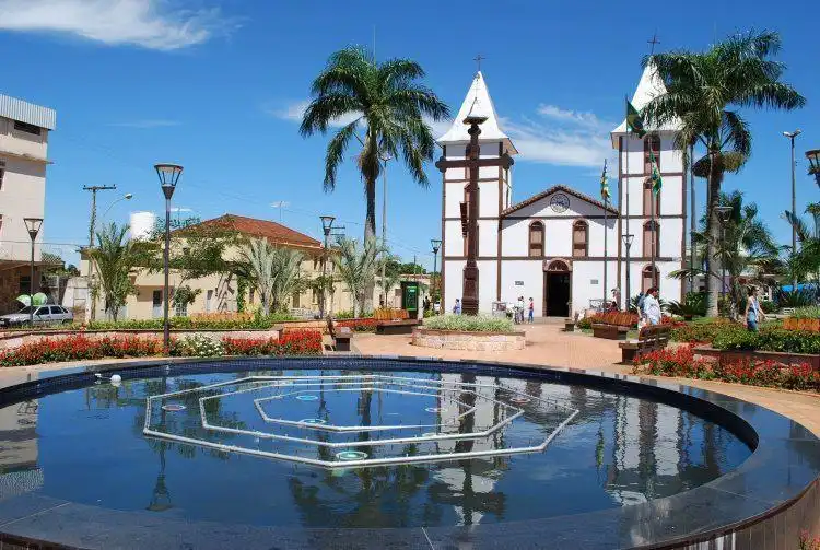 Matriz do Divino Pai Eterno - Santuario Velho附近的飯店
