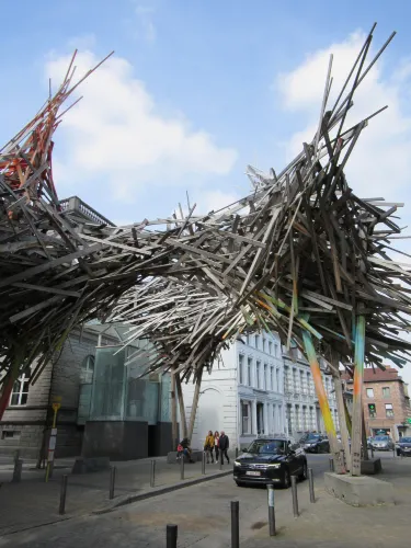 Sculpture rue de Nimy