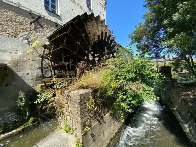 Hotels in Dissay-sous-Courcillon
