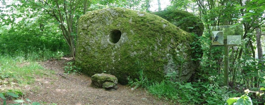 Opferstein mit 'Blutopfer'