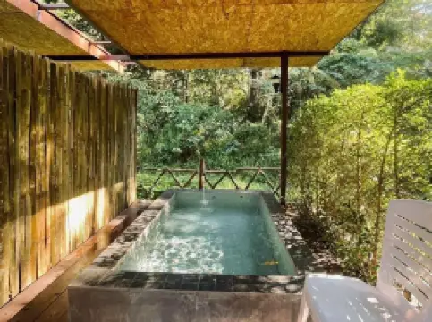 ธาริน ฮอทสปริง