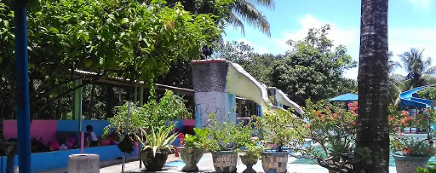 Kolam Renang Licia