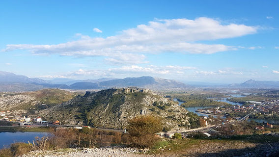 Stadiumi "Loro Boriçi"
