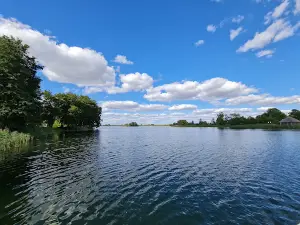 Ostrów Lednicki, ruiny palatium z X wieku