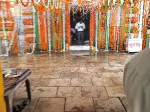 Shri Pataleshwar Shiv Mandir, Sadatwari