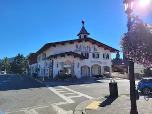 Leavenworth Festhalle