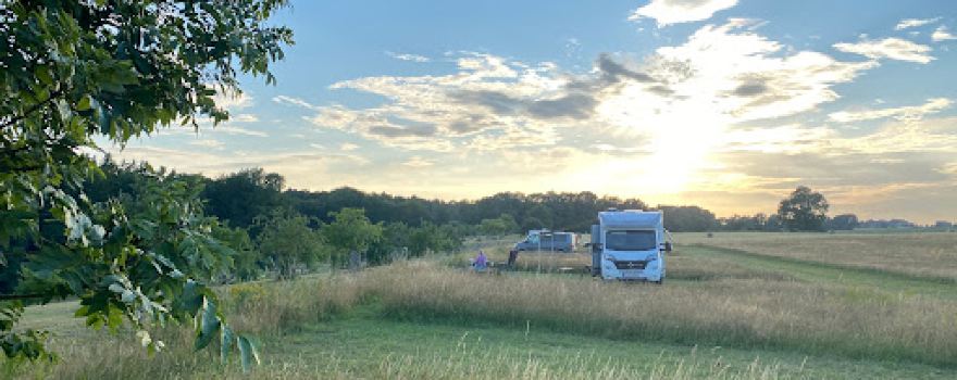 Wohnmobil Stellplatz „Obstwiese" /M-V / nahe Rostock/Laage(für autarke Camper)