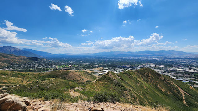 The Living Room Trailhead