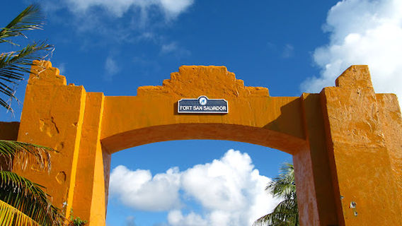 Little San Salvador Island