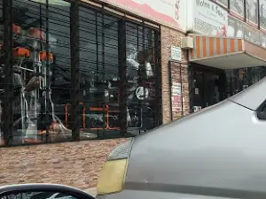 Motee & Son Garden Shop
