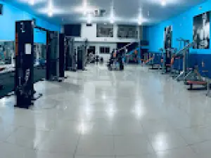 MAXIMUS ACADEMIA