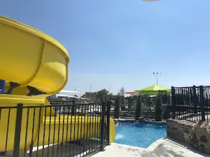 Linda Wiginton Aquatic Center