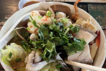 海腳人海鮮館 （敦拉薩國貿分店）