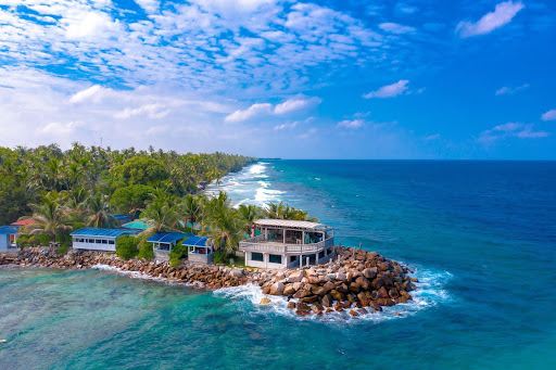 Compare 5 airports near Thulusdhoo