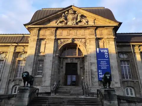 Hotels near Landesmuseum