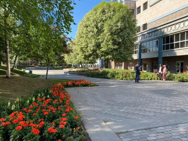 Hotels near Town Square Park
