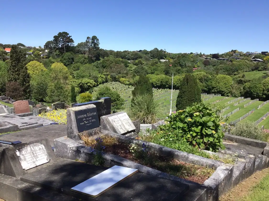 Hotels near Te Henui Cemetery