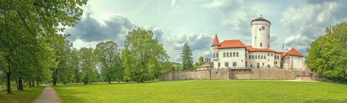 Compare 5 airports near Zilina