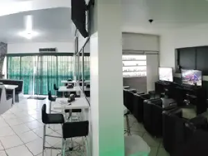 STRIK LAN HOUSE