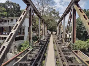 Puente Colgante Via Ferrocarril
