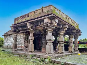 Ancient Chalukya Shri Hemadpanti parmeshwar Temple