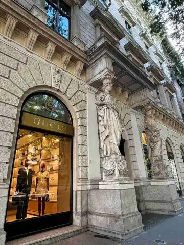 鄰近安德拉什大街的酒店