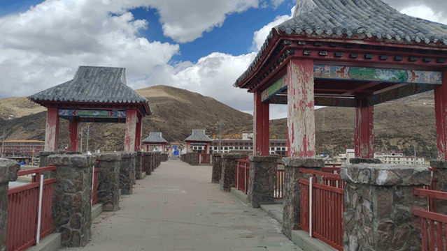 Luoruo Tibetan Cultural Town - Observation Deck No.1