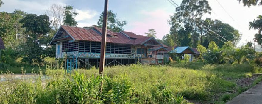 Rumah Adat Teluk Telaga