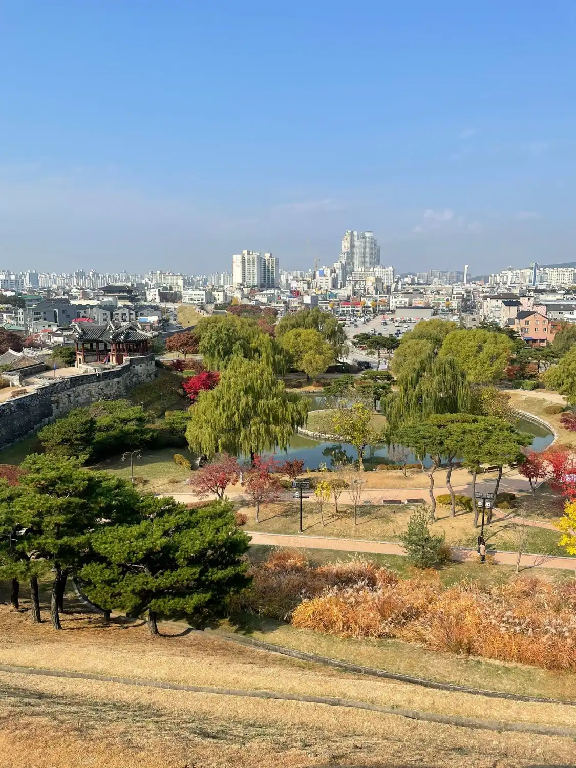 Hotels near Banghwasuryujeong Pavilion (Dongbukgangnu)