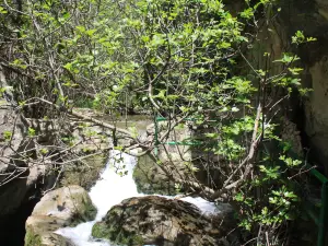 Cueva del Agua y Santuario de Tiscar
