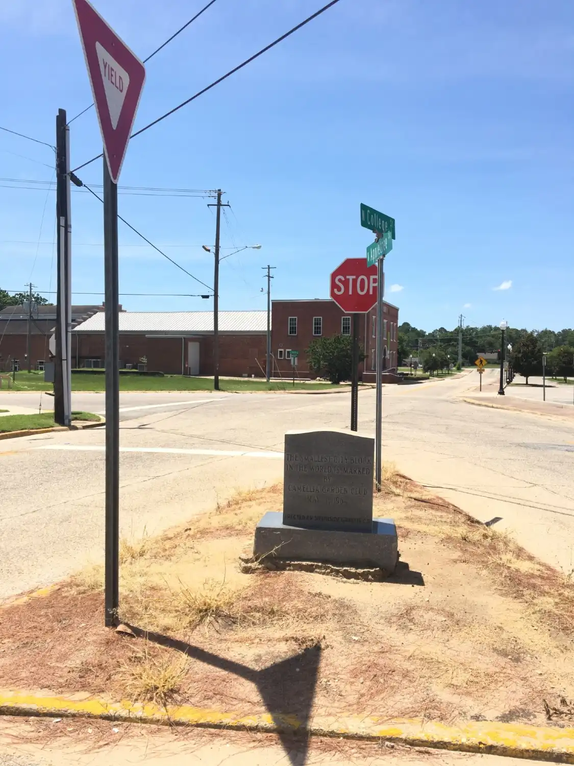 Hotels near World's Smallest City Block