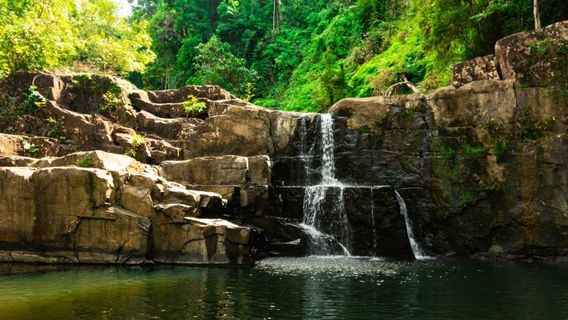 Khlong Yai Kee Waterfall