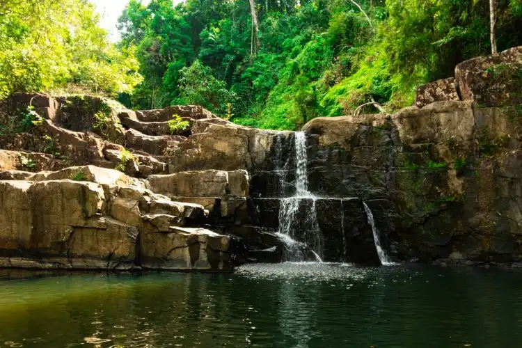 Hotels near Khlong Yai Kee Waterfall