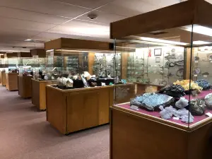 Crater Rock Museum