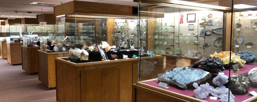 Crater Rock Museum