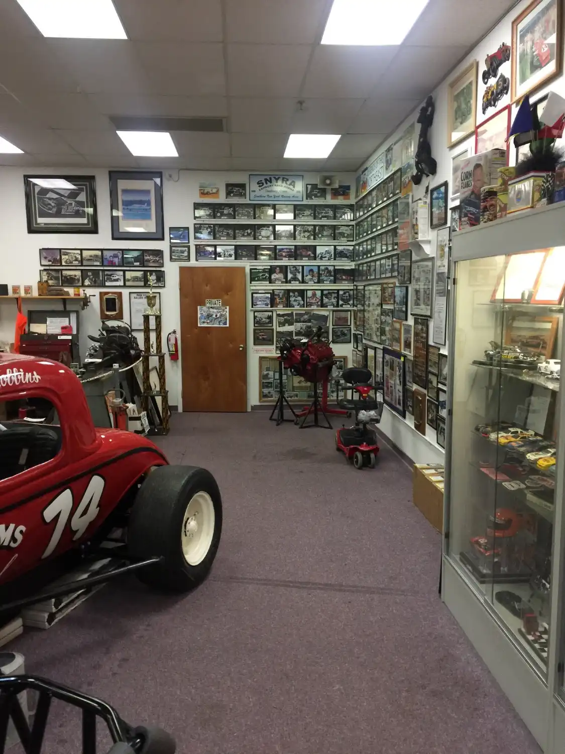 Hotels near Living Legends of Auto Racing Museum of Racing History