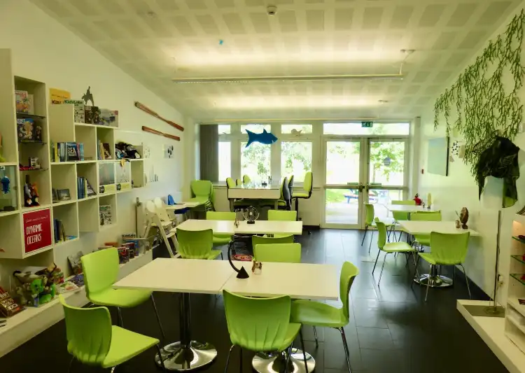 Hotels near Ocean Explorer Centre