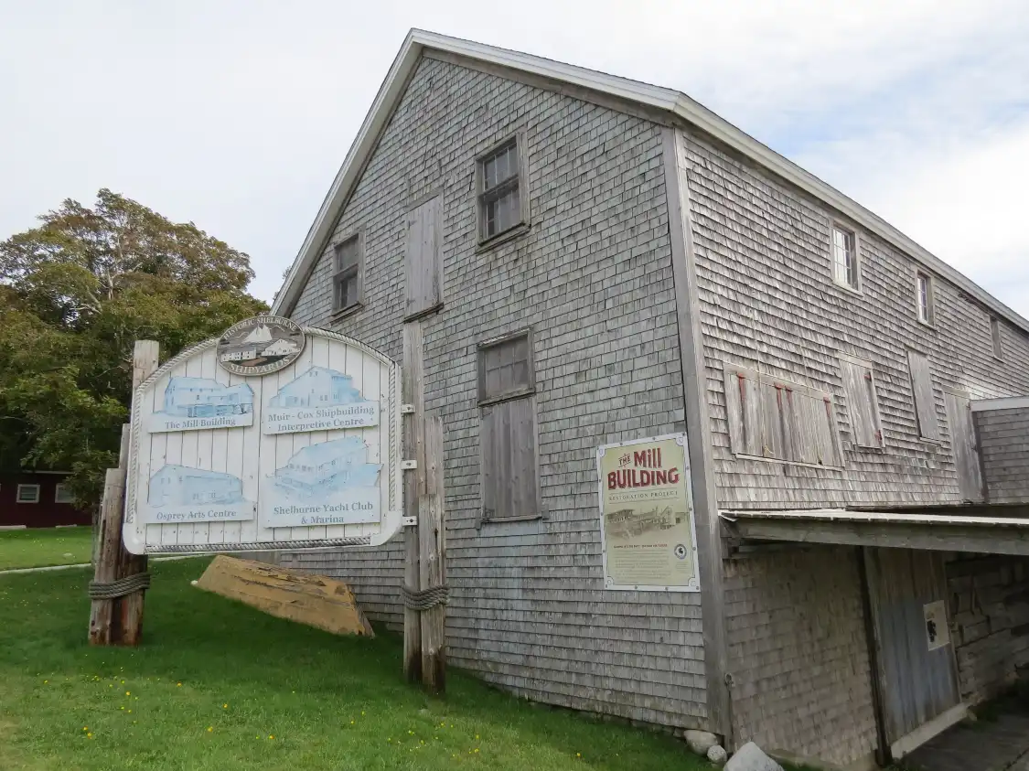 Hotel in zona Muir-Cox Shipbuilding Interpretive Centre