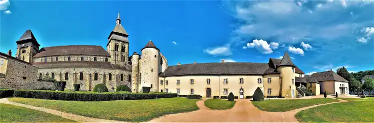 Hotels in Chambon-sur-Voueize
