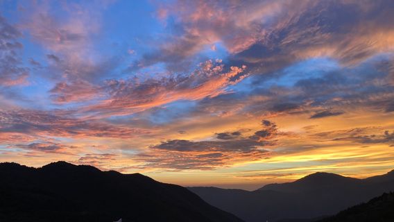 Ganwoljae Flame Grass Road