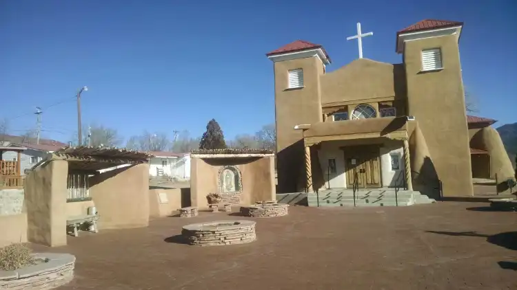 Hotels in Questa