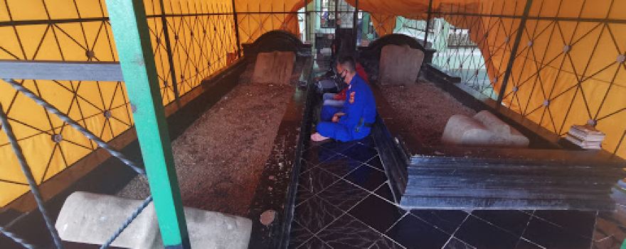 Situs Makam Rang Kayo Hitam