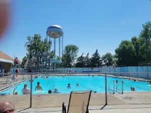 Mike Dosch Memorial Swimming Pool