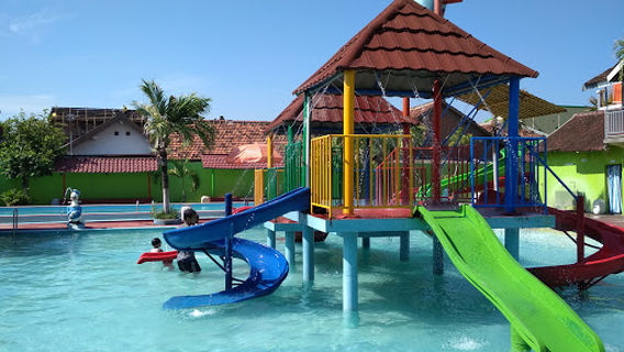 Wisata Waterboom Niagara Demak