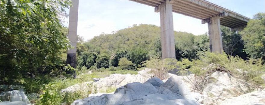 Balneario El Puente Viejo