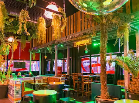 Paddock / BAR / driving simulators