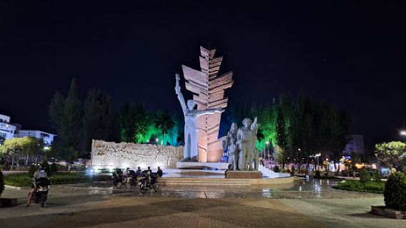 Đồng Khởi Park