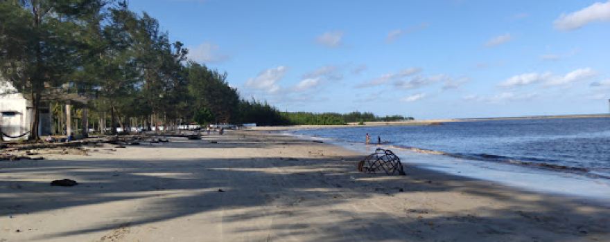 Pantai Sungai Bakau