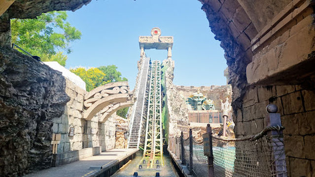 Escape from Atlantis