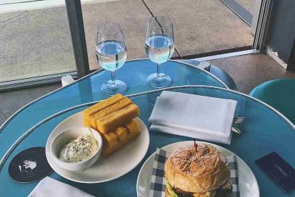 Icebergs Dining Room and Bar